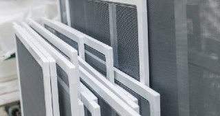Москитные сетки на пластиковые окна Пугачёв купить по цене от 952 руб.
